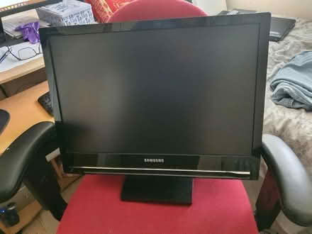 Photo of free Samsung 22in monitor/TV. (Bradford on Avon BA15) #1