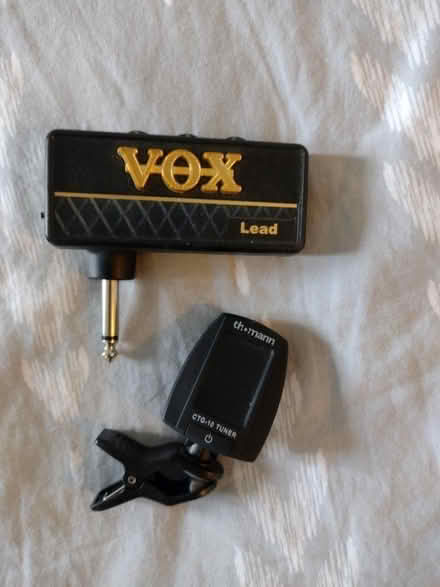 Photo of free Electric guitar & headphone amp (Didcot OX11) #2