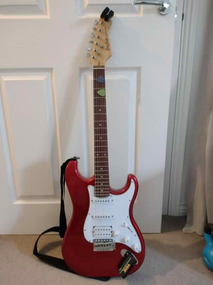 Photo of free Electric guitar & headphone amp (Didcot OX11) #1
