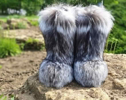 Photo of Furry moon boots (Llynclys SY10) #1