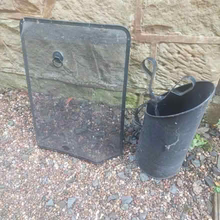 Photo of free fire guard + coal scuttle + tongs... (Grinshill SY4) #1