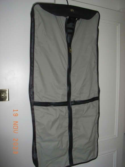 Photo of free Garment Bag Samsonite (GL53 Leckhampton) #1