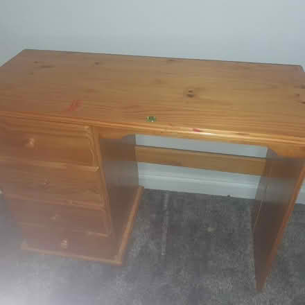 Photo of free Desk (BT4) #1