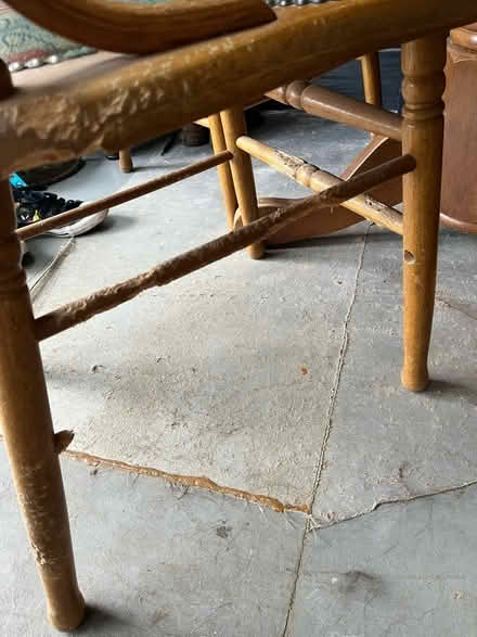 Photo of free Extending Dining room table (WF3) #4