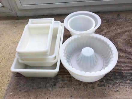 Photo of free Microwave dishes (Shoreham-by-Sea BN43) #1