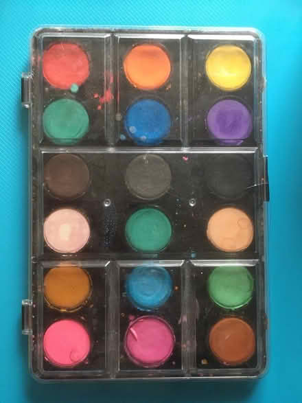 Photo of free Used watercolour paints (DE56) #1
