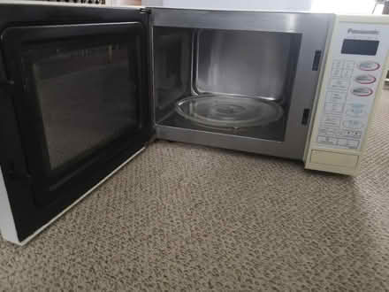 Photo of free Microwave (Oldfield Park) #1