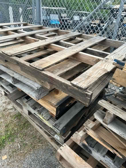 Photo of free Pallets (1590 Tamiami Trl S, Venice) #2