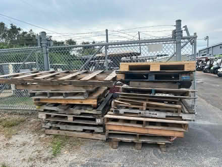 Photo of free Pallets (1590 Tamiami Trl S, Venice) #1