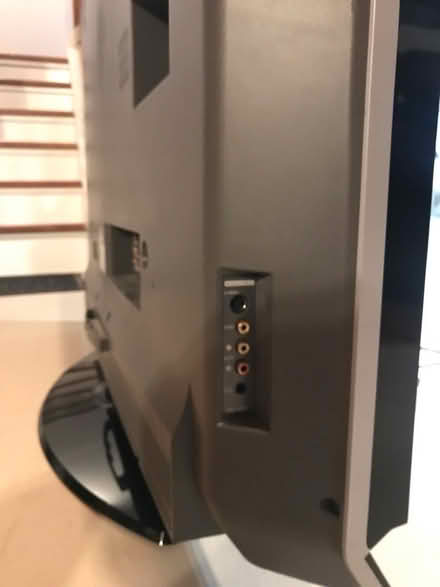 Photo of free Samsung tv (RiverOaks, Oakville) #4
