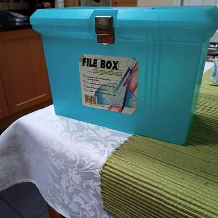 Photo of free Filling box (Meadowcroft SN2) #1