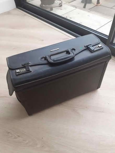 Photo of free custom large breifcase (Polwarth EH14) #1
