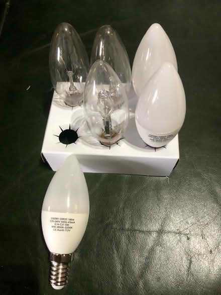 Photo of free Light bulbs screw on NOT LED (Kettleshulme SK23) #1