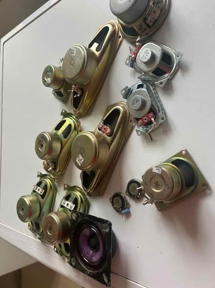 Photo of free A series of loudspeakers (Leighton Buzzard LU7) #1
