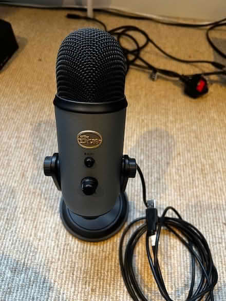 Photo of free Blue Yeti Microphone (SW4) #1