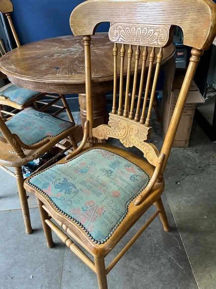 Photo of free Extending Dining room table (WF3) #3