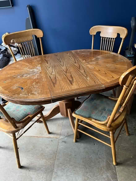 Photo of free Extending Dining room table (WF3) #1