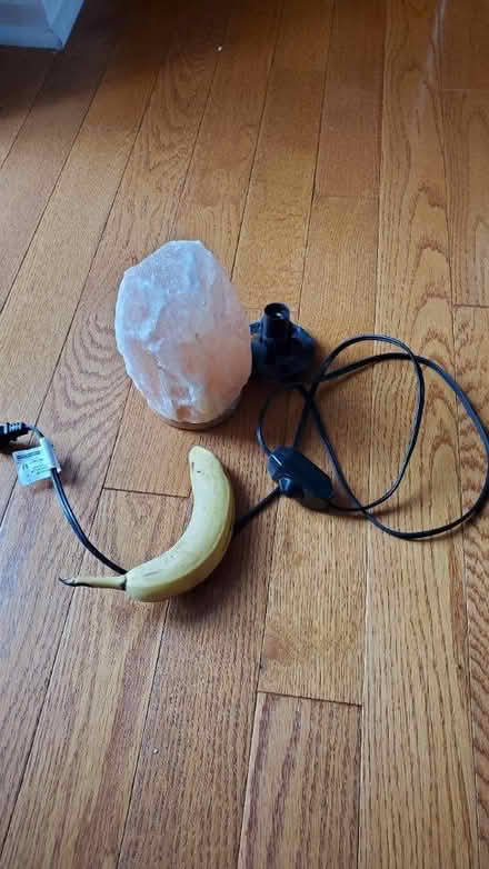 Photo of free Himalayan salt lamp (not working?) (Laurel, MD) #1