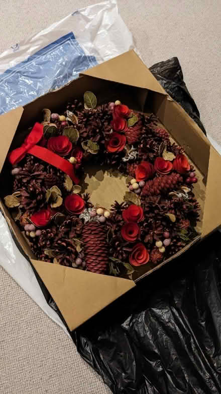 Photo of free Christmas Wreath and old plates (Abbeville Village SW12) #2