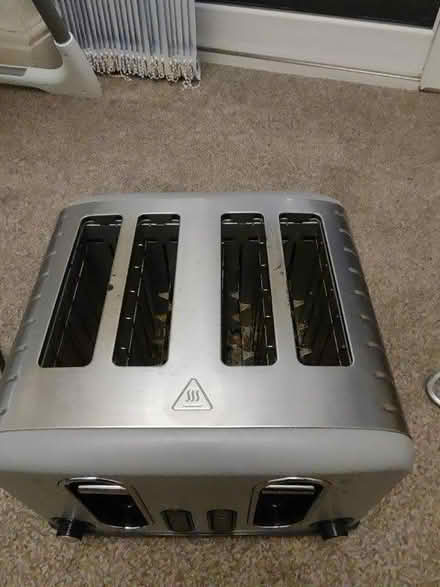 Photo of free 4 slice toaster (M43) #2