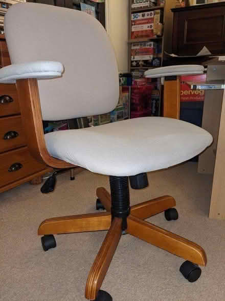 Photo of free Small computer desk & chair (Halstead CO9) #2