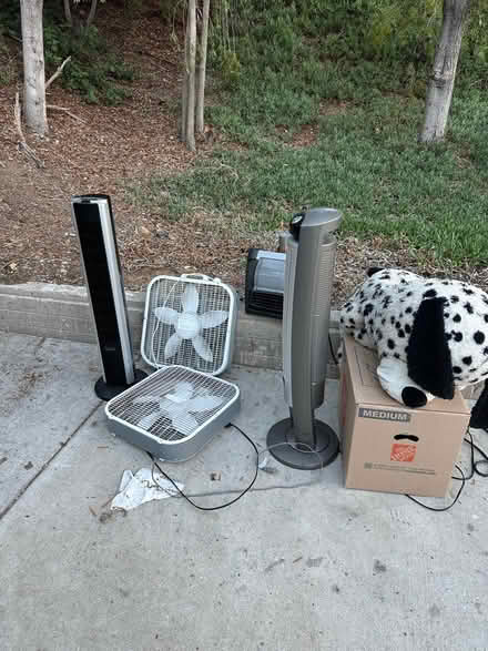 Photo of free Fans and tupperware (La Mesa) #1