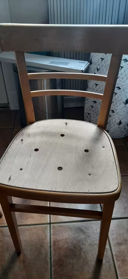 Photo of 1950s kitchen chair (Gowkshill EH23) #1