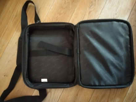 Photo of free Small laptop (netbook) bag (OX4) #1