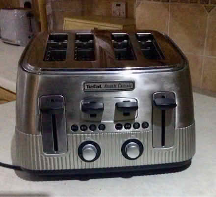 Photo of free Toaster (pick up from Garforth) (Garforth, Leeds, LS25) #1