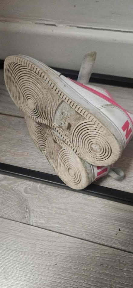 Photo of free Kids nike size 13 trainers (Woodheys M33) #2