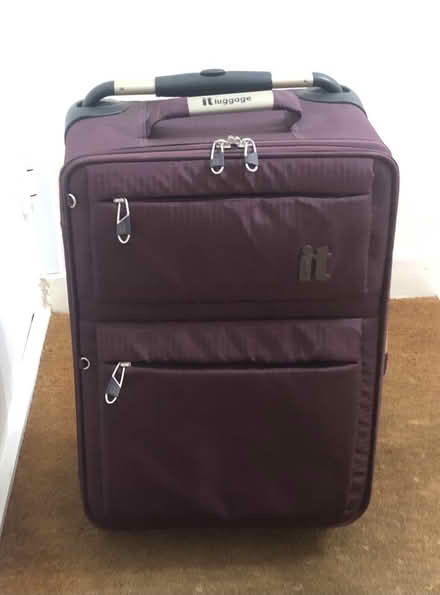 Photo of free IT luggage cabin size spinner bag (Billericay CM12) #1
