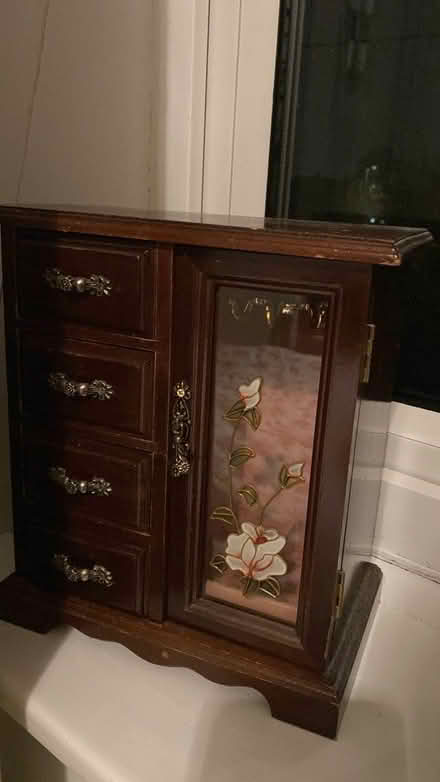 Photo of free Jewels holder (Darlington DL1) #1