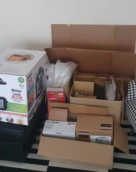 Photo of free Boxes and packaging (Buggs Bottom RG4) #1