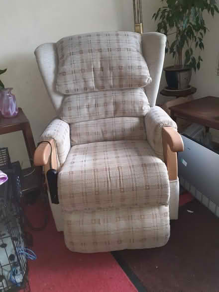Photo of free Riser/recliner fully working (Freeland OX29) #1