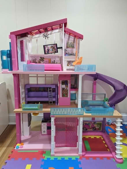 Photo of free Barbie Dreamhouse (Kings Park) #1
