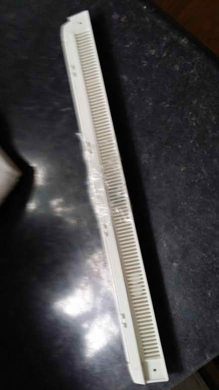 Photo of free trickle feed window vent (Sidbury EX10) #1