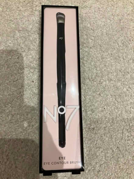 Photo of free Eye shadow brush No 7 (Westbury BA13) #1