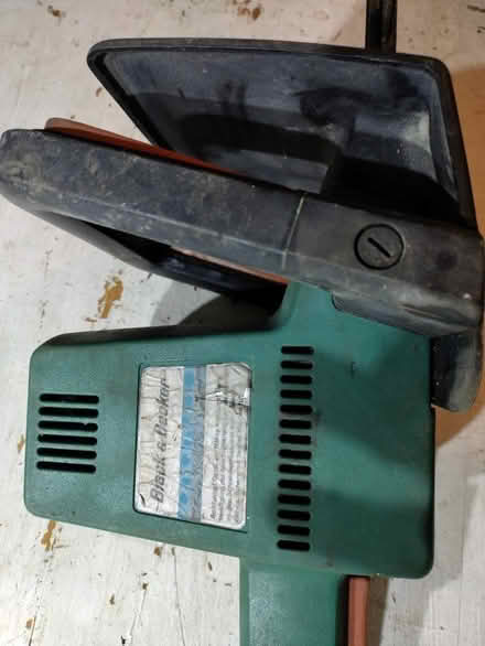 Photo of free b&d hedge trimmer GCT330 H5A blue but faulty (Putney SW15) #2