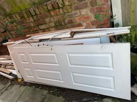 Photo of free 5 doors and various bits of wood (Mansfeild) #1
