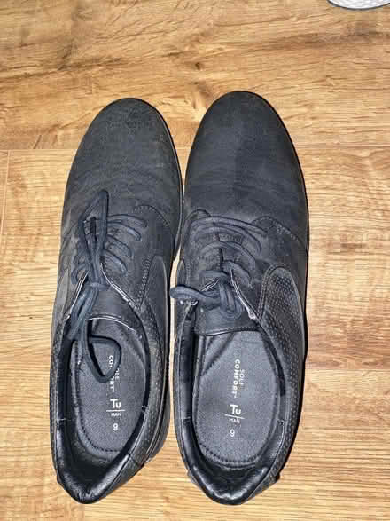 Photo of free Boys/men’s shoes size 9 (Parkwood Rainham ME8) #1