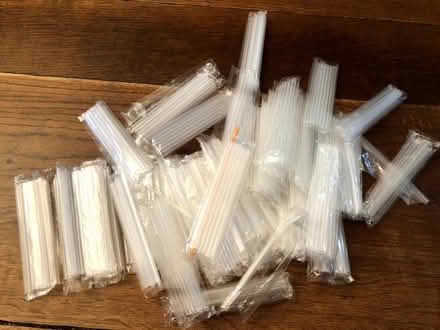 Photo of free A lot of short plastic straws. (Approx 10cm long) (West End Sidings Estate NW6) #1