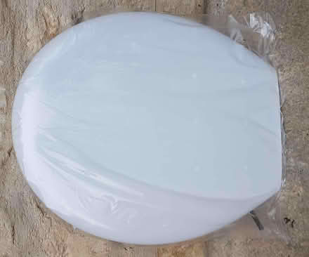 Photo of free brand new toilet seat Painswick #1