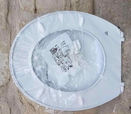 Photo of free brand new toilet seat Painswick #2