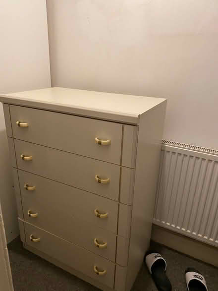 Photo of free White Chest of Drawers (Hastings TN34) #1