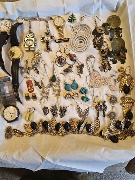 Photo of free job lot of no longer worn jewelry (Halton LS15) #1