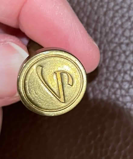 Photo of free V stamp for wax seal (Cupertino) #1