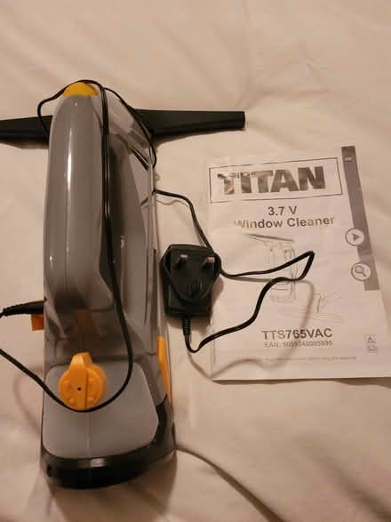 Photo of free Window vac NOT WORKING (Bernards Heath AL1) #1