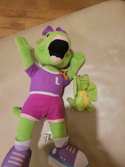 Photo of free Lizzie the lizard and a dragon keyring (Horndean PO8) #1