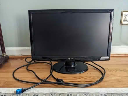 Photo of free 24" LG Monitor (22308) #1