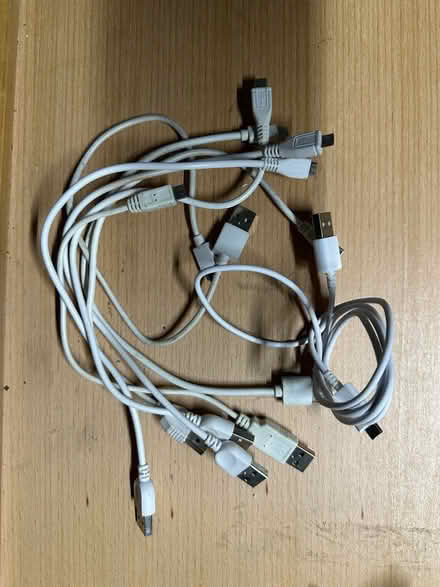 Photo of free 8 x usb 2 cables (Hove, BN3) #2